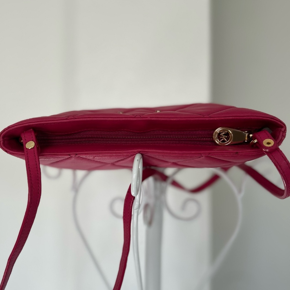 Michael Kors pink B1203 shoulder bag. - Picture 5 of 14